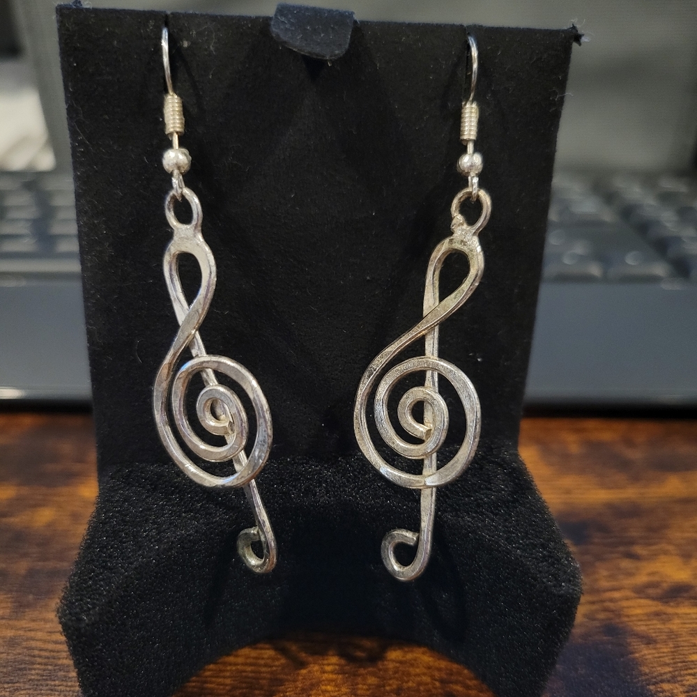 Handmade Silver Treble Clef Music Dangle Earring